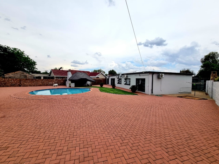 4 Bedroom Property for Sale in Monument Heights Northern Cape